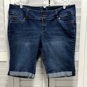 WannaBettaButt YMI Size 18 Bermuda Shorts